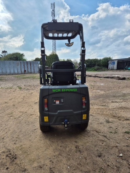 Elektro Hoflader L1580e mit Schaufel